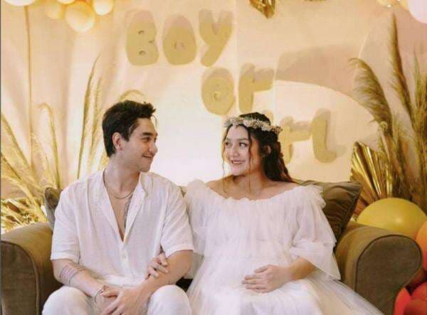 Siti Badriah dan Krisjiana Akhirnya Ungkap Nama Anak Pertamanya Siti Badriah dan Krisjiana Akhirnya Ungkap Nama Anak Pertamanya