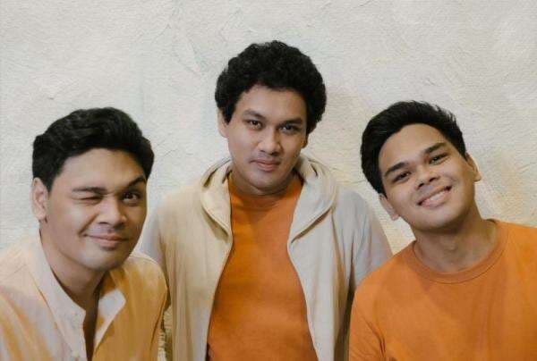 The Overtunes Rilis Video Klip Write Me Another Song, Angkat Tema Cinta Anak Sekolah The Overtunes Rilis Video Klip Write Me Another Song, Angkat Tema Cinta Anak Sekolah