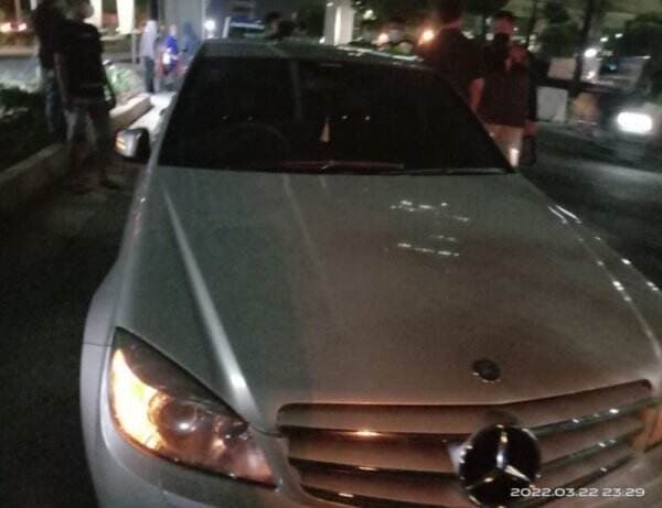 3 Mobil Mewah Tabrakan Beruntun di Jl Rasuna Said Depan Kedubes Malaysia
