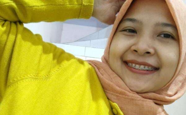 5 Potret Cantik Melisa ART Deddy Corbuzier yang Berhasil Lulus S1, Nomor 4 Hidupnya Bahagia 5 Potret Cantik Melisa ART Deddy Corbuzier yang Berhasil Lulus S1, Nomor 4 Hidupnya Bahagia