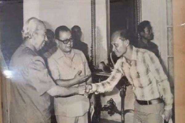 15 Tahun Menghilang Ternyata Mahasiswa IPB Ini Mengabdi untuk Masyarakat Pulau Seram 15 Tahun Menghilang Ternyata Mahasiswa IPB Ini Mengabdi untuk Masyarakat Pulau Seram