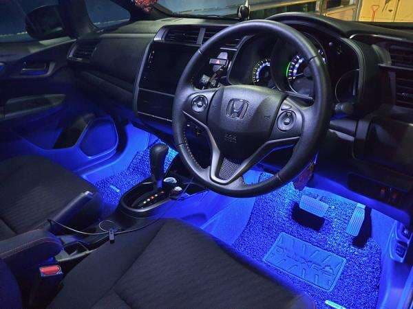 Buat Interior Mobil Jadi Mewah Dengan Pasang Footlight Buat Interior Mobil Jadi Mewah Dengan Pasang Footlight