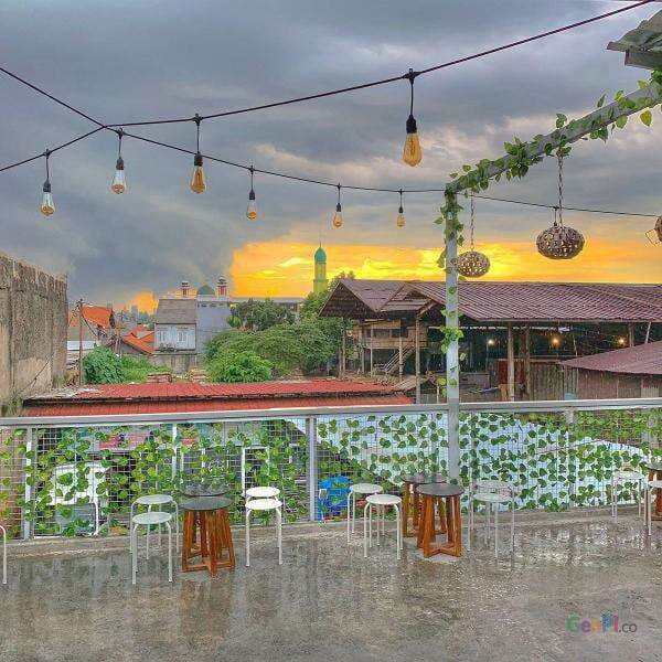 Menikmati Sunset dari Menepi Coffee, Dijamin Bikin Ketagihan! Menikmati Sunset dari Menepi Coffee, Dijamin Bikin Ketagihan!