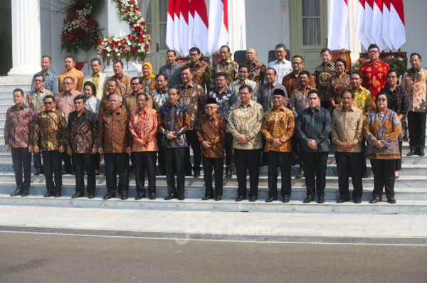 Jerry Massie Sebut 6 Menteri Layak Dicopot Jokowi