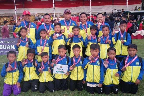 Tim Sepak Bola FORSGI Sukoharjo U10 Raih Juara 3 Piala Gubernur Jateng Tim Sepak Bola FORSGI Sukoharjo U10 Raih Juara 3 Piala Gubernur Jateng