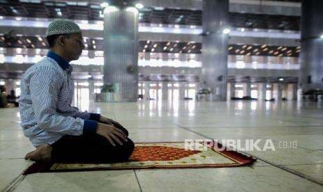 Kesalahan Menoleh Saat Salam Sholat Kesalahan Menoleh Saat Salam Sholat
