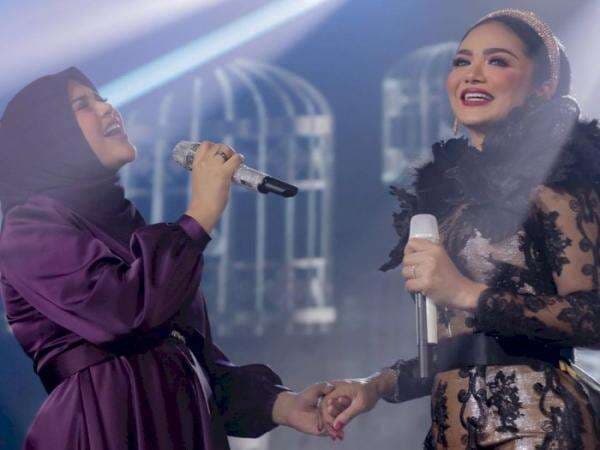Duet Aurel Hermansyah dengan Krisdayanti Bikin Merinding, Netizen Khawatirkan Hal Ini Duet Aurel Hermansyah dengan Krisdayanti Bikin Merinding, Netizen Khawatirkan Hal Ini