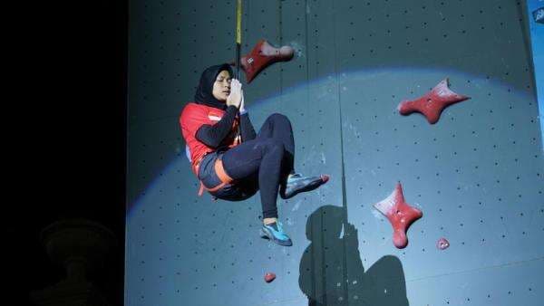 Profil Biodata Aries Susanti Rahayu, Atlet Panjat Tebing Berjuluk Spiderwoman Indonesia Profil Biodata Aries Susanti Rahayu, Atlet Panjat Tebing Berjuluk Spiderwoman Indonesia