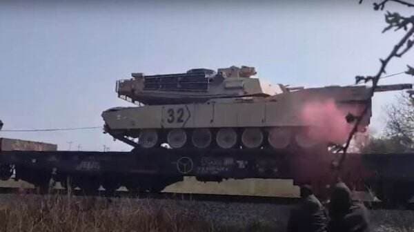 Pekerja Kereta Api Yunani Ogah Angkut Tank NATO Menuju Ukraina