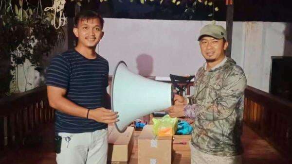 Wakil Ketua I DPRD Tanah Bumbu Serahkan Bantuan Pengeras Suara untuk Masjid di Lapas Batulicin Wakil Ketua I DPRD Tanah Bumbu Serahkan Bantuan Pengeras Suara untuk Masjid di Lapas Batulicin