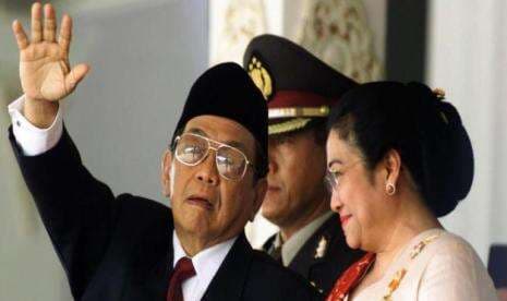 Humor Gus Dur: Gus Dur-Megawati Pasangan Ideal, Presidennya tak Bisa Melihat, Wapresnya tidak Bisa N Humor Gus Dur: Gus Dur-Megawati Pasangan Ideal, Presidennya tak Bisa Melihat, Wapresnya tidak Bisa N