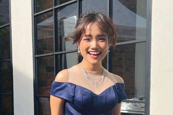 Fuji Pakai Dress Mengembang bak Tingkerbell, Netizen: Cantik Kebangetan! Fuji Pakai Dress Mengembang bak Tingkerbell, Netizen: Cantik Kebangetan!