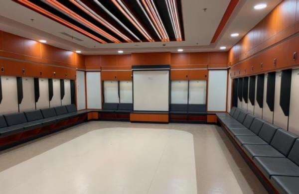 Intip Mewahnya Ruang Ganti JIS, Ada Semprotan Elektrik hingga Jacuzzi Intip Mewahnya Ruang Ganti JIS, Ada Semprotan Elektrik hingga Jacuzzi