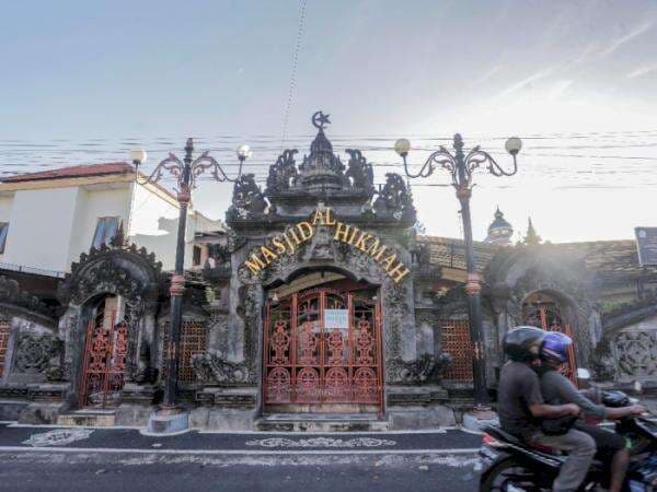 Masjid Mirip Pura, Simbol Persatuan Islam dan Hindu di Bali Masjid Mirip Pura, Simbol Persatuan Islam dan Hindu di Bali