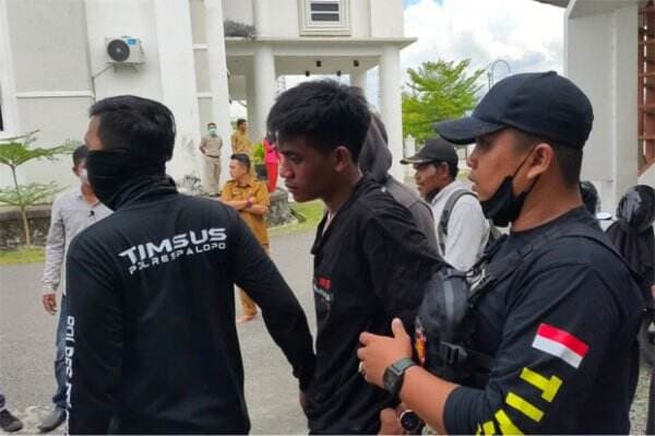 Dua Mahasiswa Diamankan Polisi saat Aksi Demo Ricuh di Palopo
