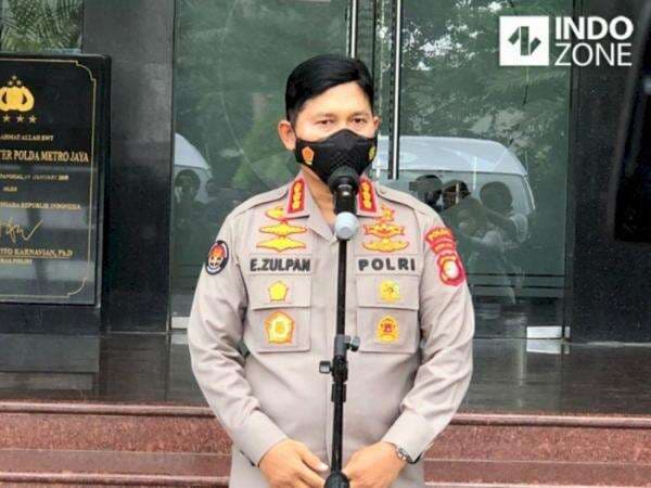 Oknum Polisi Lakukan Kekerasan pada Wanita saat Demo 11 April, Polda Metro: Tidak Benar! Oknum Polisi Lakukan Kekerasan pada Wanita saat Demo 11 April, Polda Metro: Tidak Benar!