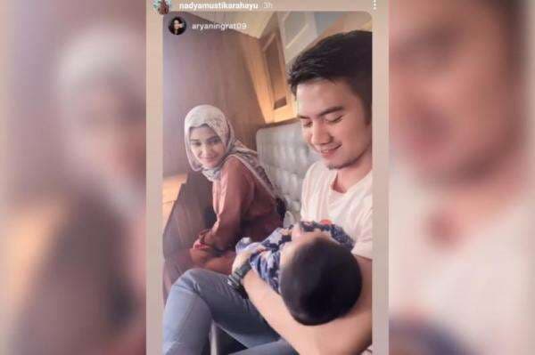 Meski Bercerai, Rizki 2R dan Nadya Mustika Rahayu Kompak Urus Anak Meski Bercerai, Rizki 2R dan Nadya Mustika Rahayu Kompak Urus Anak