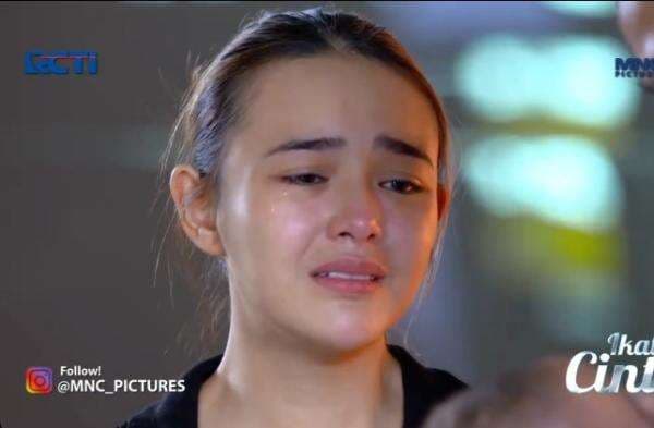 Beredar Berita Pesawat yang Ditumpangi Aldebaran Hilang Kontak, Mama Rosa dan Andin Panik Beredar Berita Pesawat yang Ditumpangi Aldebaran Hilang Kontak, Mama Rosa dan Andin Panik