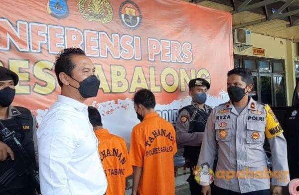 Polres Tabalong Beberkan Kronologis Penangkapan Pelaku Pencurian di Toko Emas Kelua Polres Tabalong Beberkan Kronologis Penangkapan Pelaku Pencurian di Toko Emas Kelua