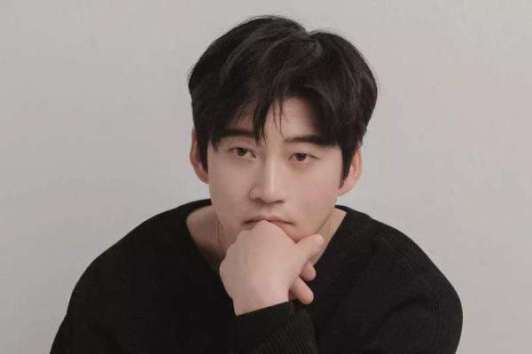 Yoon Kye Sang Gelar Resepsi Pernikahan Juni 2022, Sempat Tertunda karena Pandemi Covid-19 Yoon Kye Sang Gelar Resepsi Pernikahan Juni 2022, Sempat Tertunda karena Pandemi Covid-19