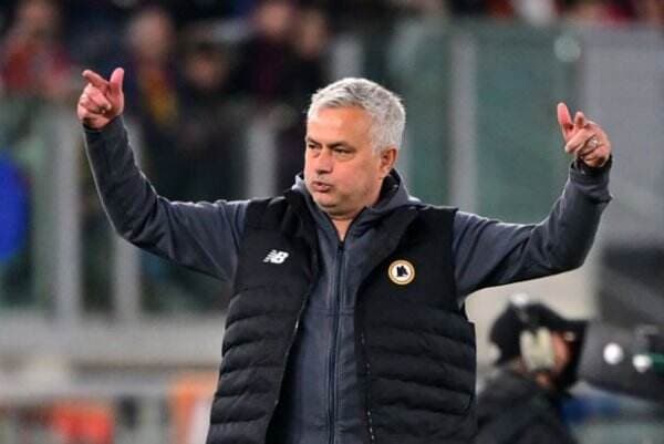 Jelang Napoli vs Roma: Spalletti Sebut Jose Mourinho Pelatih Legendaris