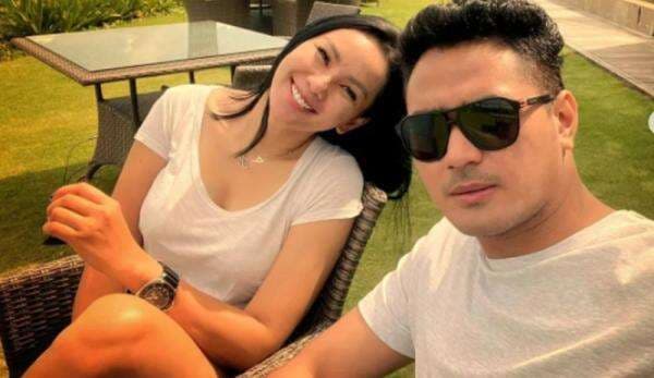 Ihiy! si Brondong Ricky W Miraza dan Kalina Oktarani Buka-bukaan Liburan Berdua di Bali Ihiy! si Brondong Ricky W Miraza dan Kalina Oktarani Buka-bukaan Liburan Berdua di Bali