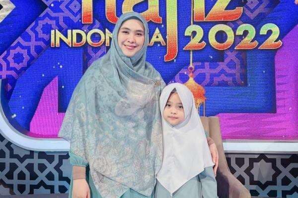 Oki Setiana Dewi Sebut Anaknya Ingin Jadi Ustadzah, Netizen: Masya Allah Oki Setiana Dewi Sebut Anaknya Ingin Jadi Ustadzah, Netizen: Masya Allah