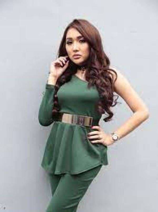 Lucinta Luna Menyesal Jadi Terkenal, Ungkap Lebih Nyaman Jadi Simpanan Lucinta Luna Menyesal Jadi Terkenal, Ungkap Lebih Nyaman Jadi Simpanan