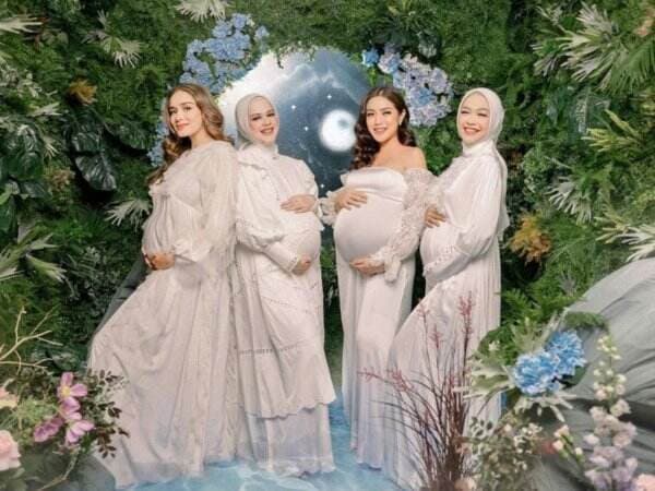 Bak Bidadari, 4 Seleb Indonesia Ini Kompak Melakukan Maternity Shoot Bersama-sama