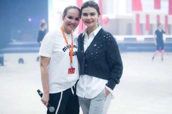 Si Cantik Alina Kabaeva Disebut-sebut Jadi Kekasih Presiden Putin, Dikabarkan Jalani Operasi Plastik Si Cantik Alina Kabaeva Disebut-sebut Jadi Kekasih Presiden Putin, Dikabarkan Jalani Operasi Plastik