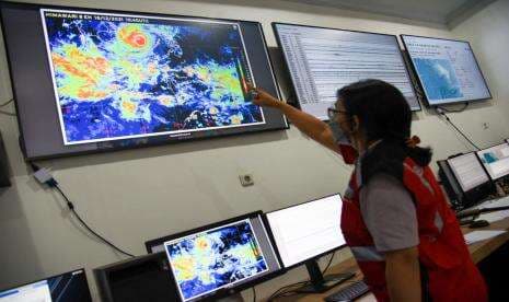 Sejumlah Wilayah Jakarta Berpotensi Hujan Petir Disertai Angin Kencang