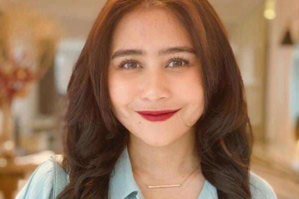 Prilly Latuconsina Tampil Fresh dengan Model Rambut Baru, Netizen: Cantik Banget Jodohnya Bang Ali Prilly Latuconsina Tampil Fresh dengan Model Rambut Baru, Netizen: Cantik Banget Jodohnya Bang Ali