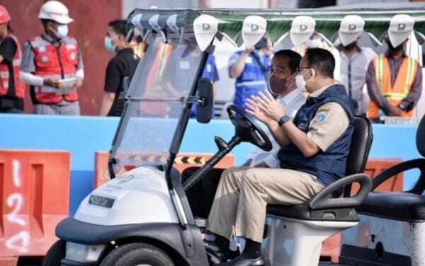 Presiden & Gubernur DKI Keliling Sirkuit Formula E Anies Sopir, Jokowi Jadi Penumpang