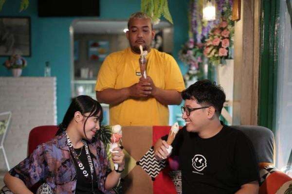 Chord Gitar Menepi dan Lirik Lagu oleh Ngatmombilung Chord Gitar Menepi dan Lirik Lagu oleh Ngatmombilung