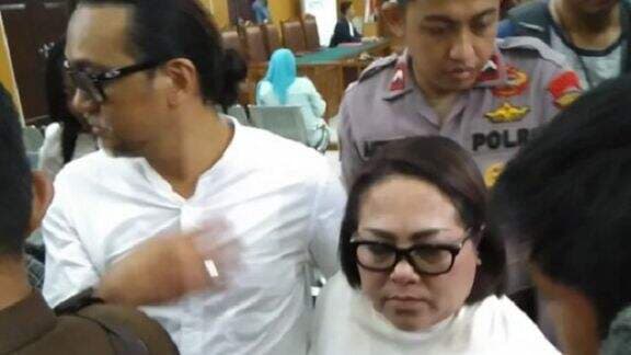 Rehabilitasi Bareng Suami, Artis Ini Sewa Kamar `Ehem-ehem` di Panti Rehab Demi Puaskan Hasrat Seksual: Tiap 4 Jam Diketok Satpam Rehabilitasi Bareng Suami, Artis Ini Sewa Kamar `Ehem-ehem` di Panti Rehab Demi Puaskan Hasrat Seksual: Tiap 4 Jam Diketok Satpam