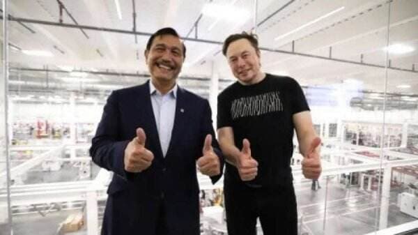 Luhut Cs Ditemui Elon Musk Pakai Kaos Oblong, Dr Tifa: Artinya Apa? Tamu yang Sangat Gak Penting