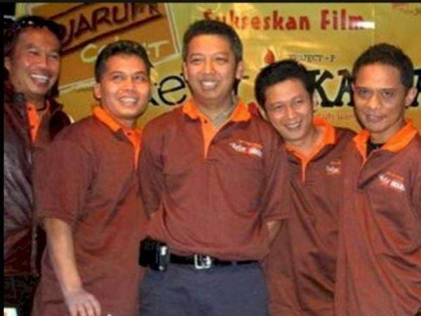 3 Grup Musik Parodi Indonesia yang Tersohor, Rubah Lagu Musisi Lokal dan Internasional 3 Grup Musik Parodi Indonesia yang Tersohor, Rubah Lagu Musisi Lokal dan Internasional