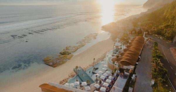 Ide Liburan di Bali Menikmati Sunset Pool Party yang Eksotis Ide Liburan di Bali Menikmati Sunset Pool Party yang Eksotis