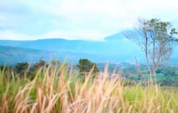 Eksotisme Savana Afrika Tanah Karo, Bikin Hati Adem Eksotisme Savana Afrika Tanah Karo, Bikin Hati Adem