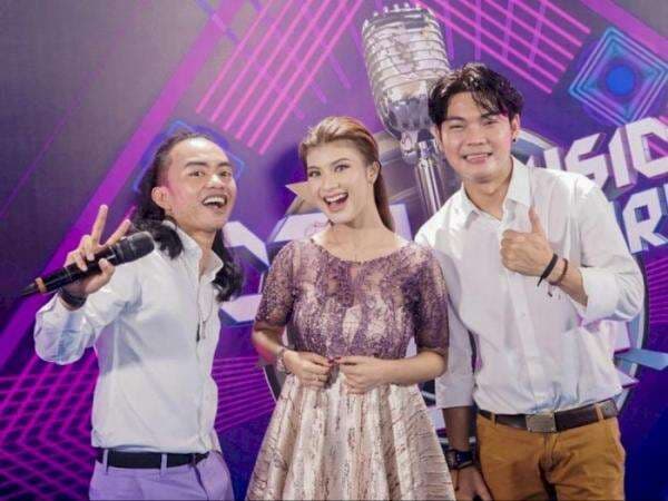 5 Lagu yang Pernah Dicover oleh Zidan dan Tri Suaka, Ada yang Disomasi Pencipta Aslinya! 5 Lagu yang Pernah Dicover oleh Zidan dan Tri Suaka, Ada yang Disomasi Pencipta Aslinya!