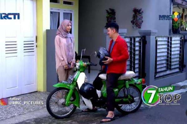 Link Live Streaming Tukang Ojek Pengkolan 29 April 2022: Ojak Dikira Lebih Perhatian ke Popy Dibandingkan dengan Anaknya, Kenapa? Link Live Streaming Tukang Ojek Pengkolan 29 April 2022: Ojak Dikira Lebih Perhatian ke Popy Dibandingkan dengan Anaknya, Kenapa?