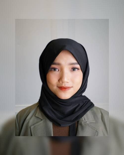 Fuji Unggah Foto Pakai Hijab Lagi, Netizen Sebut Mirip Buku Nikah Fuji Unggah Foto Pakai Hijab Lagi, Netizen Sebut Mirip Buku Nikah