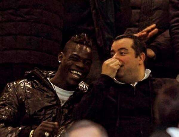 Pesan Emosional Mario Balotelli untuk Mino Raiola yang Meninggal Dunia: Aku Mencintaimu Layaknya Ayah Pesan Emosional Mario Balotelli untuk Mino Raiola yang Meninggal Dunia: Aku Mencintaimu Layaknya Ayah