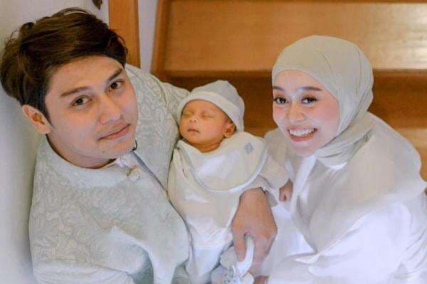 5 Artis Indonesia yang Merayakan Lebaran Pertama Bareng Suami, Nomor 3 Perdana Bersama Anak 5 Artis Indonesia yang Merayakan Lebaran Pertama Bareng Suami, Nomor 3 Perdana Bersama Anak