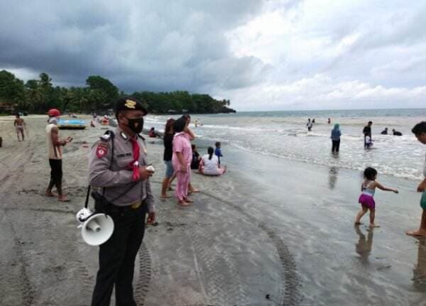 Gelombang Wisatawan Mulai Datang ke Banten