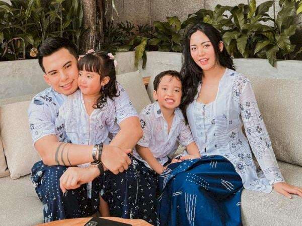 Kompaknya Rachel Vennya dan Okin Rayakan Lebaran Bareng Anak-anak: Bismillah Rujuk Kompaknya Rachel Vennya dan Okin Rayakan Lebaran Bareng Anak-anak: Bismillah Rujuk