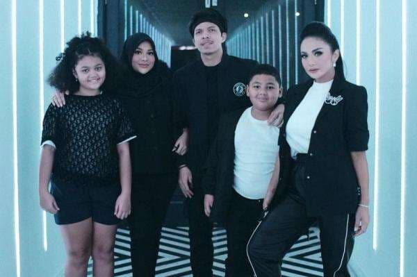 KD Panik Amora Tak Sengaja Minum saat Puasa, Reaksi Atta Halilintar Tuai Pujian KD Panik Amora Tak Sengaja Minum saat Puasa, Reaksi Atta Halilintar Tuai Pujian