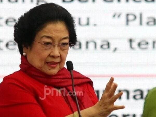 Megawati Titipkan Puan Maharani kepada Prabowo, Kata Rocky Gerung