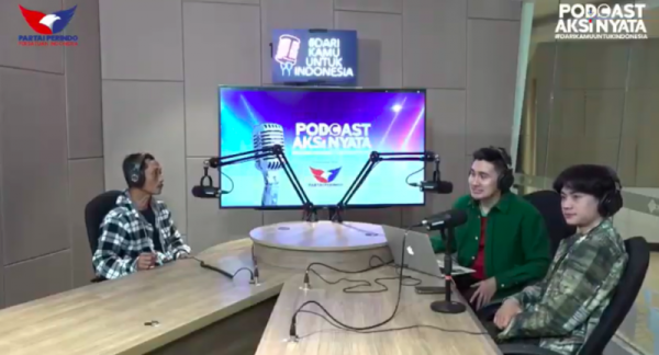 Kisah Haru Anak Pedagang Cilok yang Kini Sukses Jadi Seleb Tiktok Kisah Haru Anak Pedagang Cilok yang Kini Sukses Jadi Seleb Tiktok