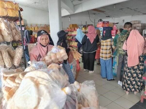 Kerupuk Kemplang Jadi Buruan Pemudik, Buah Tangan Khas Lampung